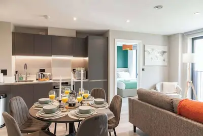 Image de 3 Bed Flats near Station & City Centre - Sleeps 6