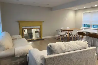 Image de 3-bedroom house in charming Greenwich with WiFi, Ac. Start your getaway now