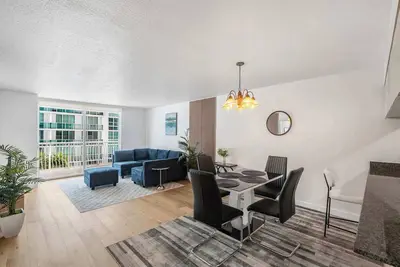 Image de Pool Access + Stunning Views | Brickell