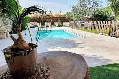 Image de Maison de charme en pierre avec Piscine, Spa et vue sur La Vaunage