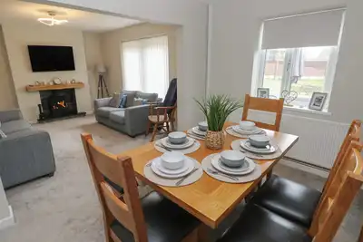 Image de T?&Nbsp;Drws Nesaf, pet friendly, with open fire in Cwmllynfell