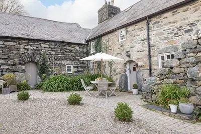 Image de Bwthyn Canol, family friendly, with a garden in Llanfair