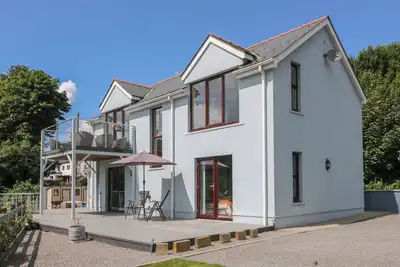 Image de 1 Bryn Beudy, pet friendly, with hot tub in Stepaside