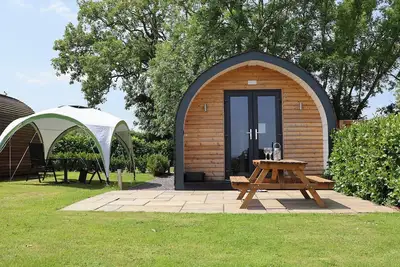 Image de Honeypot Hideaways - Manuka, romantic in Higher Kinnerton, Chester