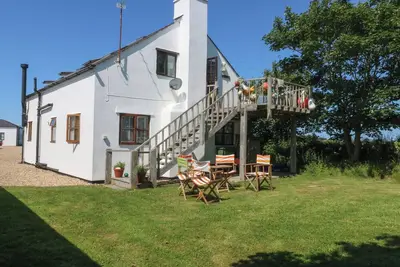 Image de Borth Arian Boat House, pet friendly, with open fire in Rhoscolyn