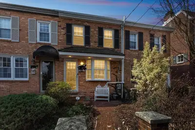 Image de Luxe 3 Br Townhome near Trolly Square Wilmington