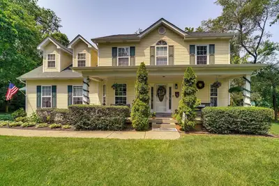 Image de 15 Mi to Louisville: Family Home w/ Private Yard!