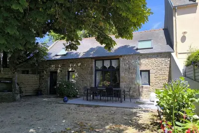 Image de Gîte Le Marronnier \nProche du bourg et des plages