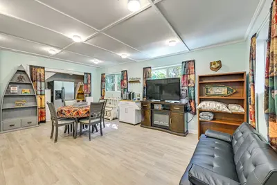 Image de 2 Mi to Lake Cushman Access: Pnw Cabin Retreat!