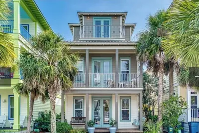 Image de 4-bedroom, 4-bath house in lovely Seacrest Beach Located right on 30a.