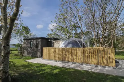 Image de Number 2 Dome, romantic, with a garden in Derrybeg, County Donegal
