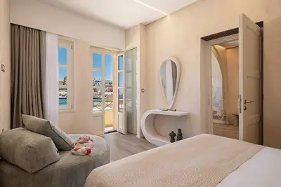 Image de Appartement exceptionnel en première ligne à Chania avec vue panoramique unique