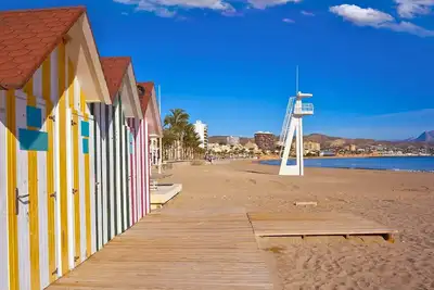 Image de Appartement lumineux à 50m de la plage avec piscine et parking