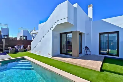 Image de Golf, soleil et piscine privée pour un séjour de rêve!