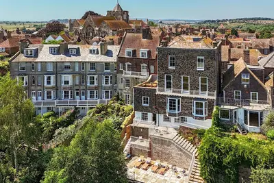 Image de Chequer -  a holiday let that sleeps 14 guests  in 7 bedrooms