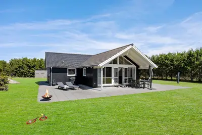 Image de Belle maison Ă Jerup avec sauna