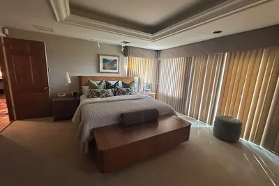 Image de The Bella Vista St James! Waterfront house with a beach dock and so much more!
