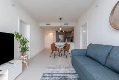 Image de Stylish 1br with Balcony | Heart of Downtown Doral