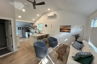 Image de Ann Creek:  Charming 2 Br fully renovated house at Greenwood Lake. Dog friendly