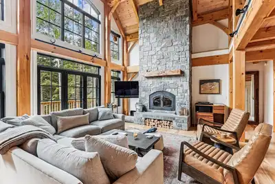 Image de Sterling Retreat: 4 br, wood fireplace, deck, firepit, private!