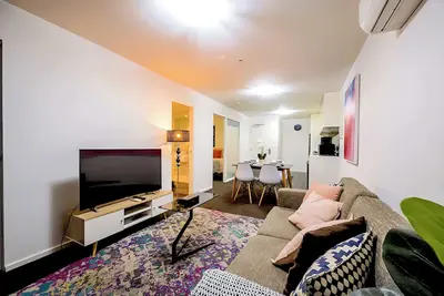 Image de 2Br Stay with Free Parking, Gym & Pool, near Crown Casino & Melbourne Skydeck