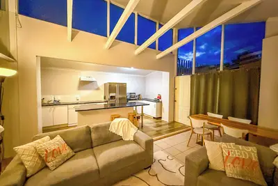 Image de Cozy, well appointed unit near centre of Jindabyne and 30mins to snowfields.