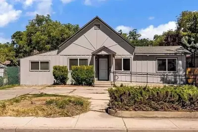 Image de Renovated home in best location!