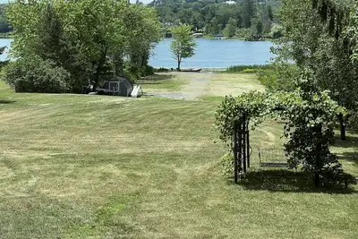 Image de Serene Lakefront Retreat with Dock, Near Saratoga Racetrack