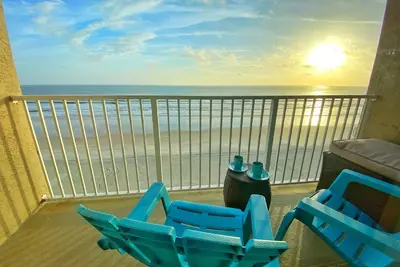 Image de New Gorgeous Ocean Front King Bed in Daytona!