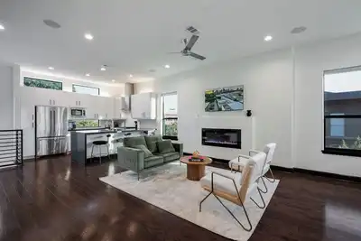 Image de 4story Townhome with Dallas Views