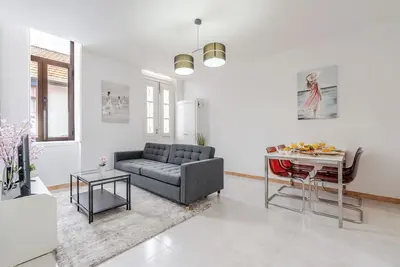 Image de HostWise - Colourful 2-Home w/ Terrace in Boavista