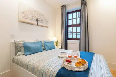 Image de HostWise - Modern Comfort in City Center