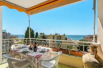 Image de Owl House, Sanremo, Italy