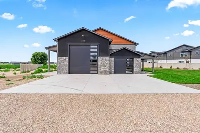 Image de Barndominium Getaway|Family Retreat|Teams|Rv Options|Pickleball|Fire Pits