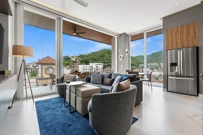 Image de Luxury Penthouse Oasis in Zona Romántica – Rooftop Pool, Ocean & Mountain Views