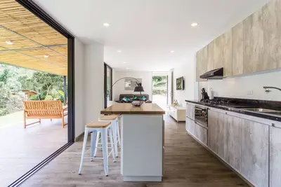 Image de Villa inside a forest, complete peace and contact with nature, the retreat.
