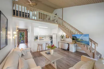 Image de Beautifully Renovated In 2025 // Modern One Bedroom + Loft At Turtle Bay