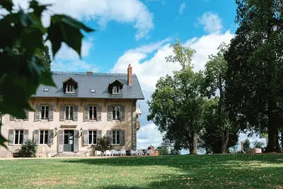 Image de Superbe manoir avec grand jardin paysagé