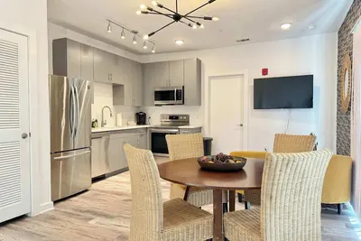 Image de Modern 2b2b Downtown Atl Condo! Free Street Parking!
