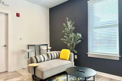 Image de Modern Multi-level 2b2b Apartment in Old Fourth Ward