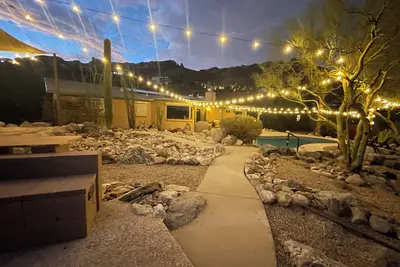 Image de Spacious 4-Bedroom Desert Oasis: Pool • Views • Fire-pit • Dog Friendly
