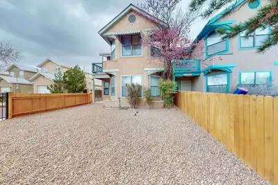 Image de 4bd/2. 5ba|Near SawMill &Old Town