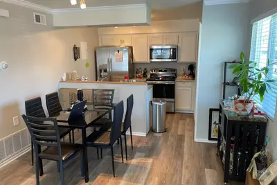 Image de Family-Friendly 2br Condo, Near Six Flags & Hiking Trails w/ Shared Pool