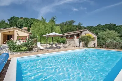 Image de Villa à Narni avec 4 chambres à coucher, 16 couchages