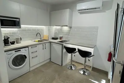 Image de Central Studio next to Metro