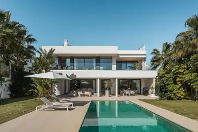 Image de Luxury 4 Beds Villa with Sea Views in Estepona
