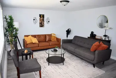 Image de Gorgeous 3-bedroom apartment in New Britain with WiFi, Ac