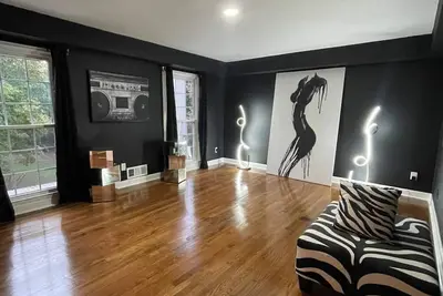 Image de Welcome to the Southern Collective! <br>This gated estate is the epitome of Southern charm and modern elegance. C