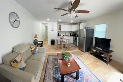 Image de Renovated 2 Bedroom  in Durham! New listing but experienced Superhost!