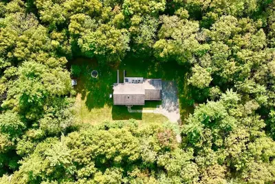 Image de Woods Edge  Private 5 Acres  Hot Tub  Fire Pit